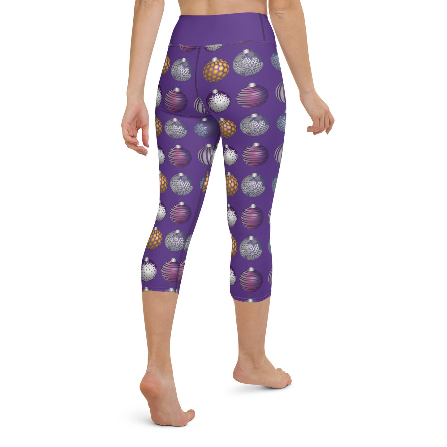 Stylish Ornamental Splendor Yoga Capri Leggings