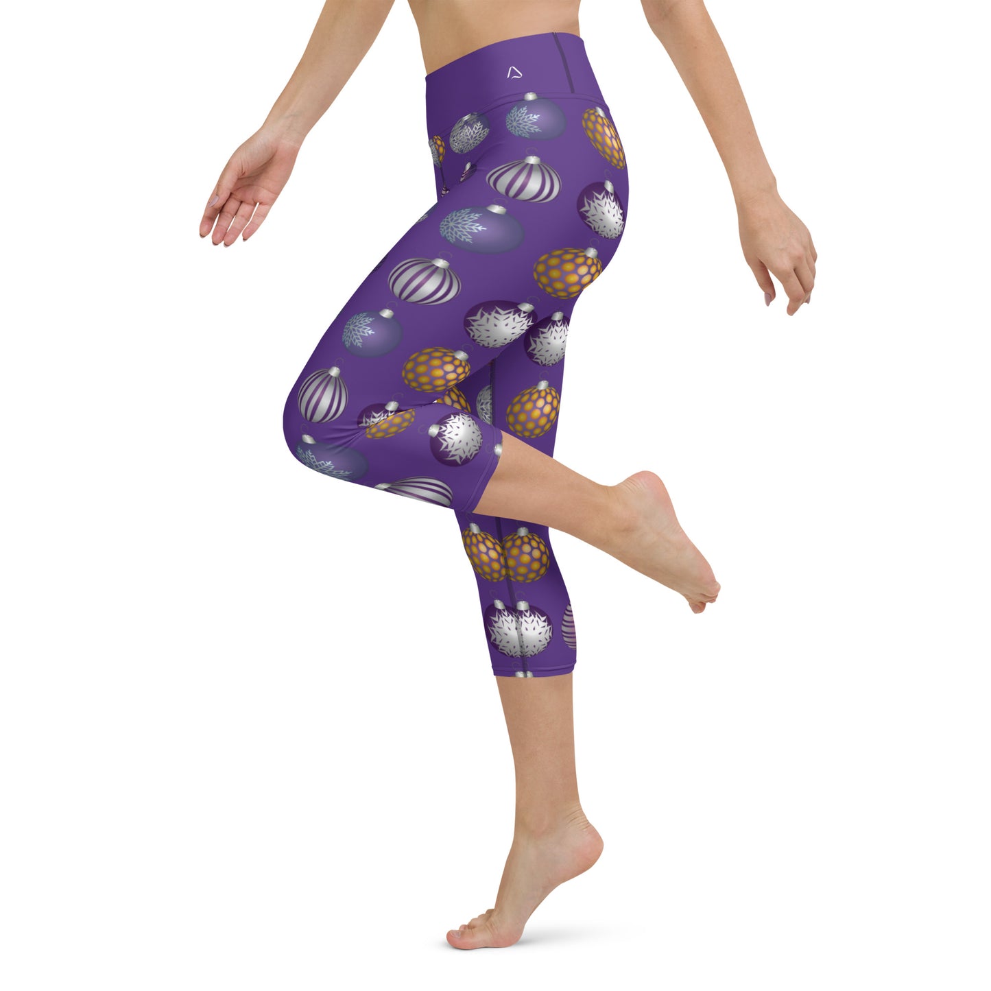 Stylish Ornamental Splendor Yoga Capri Leggings