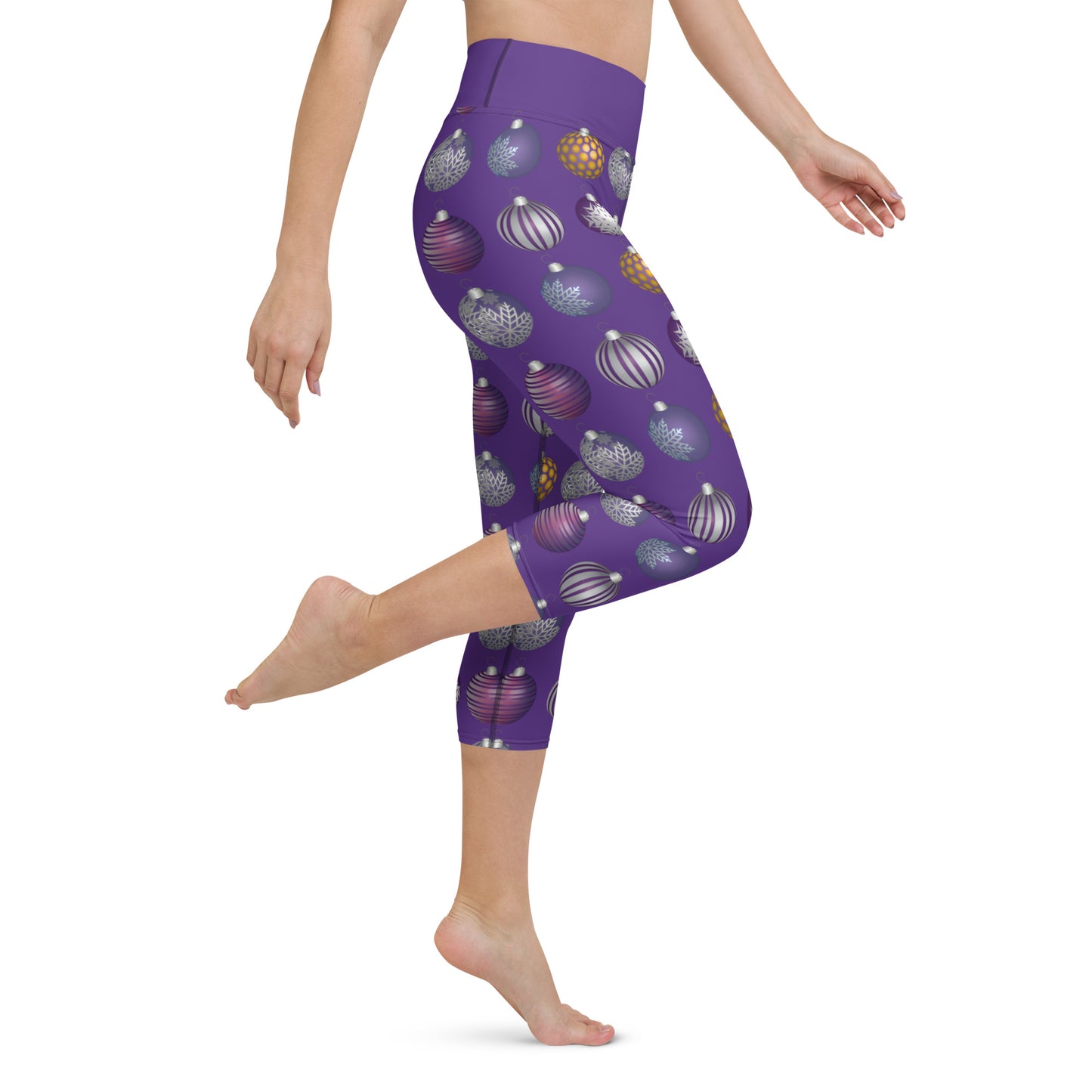 Stylish Ornamental Splendor Yoga Capri Leggings